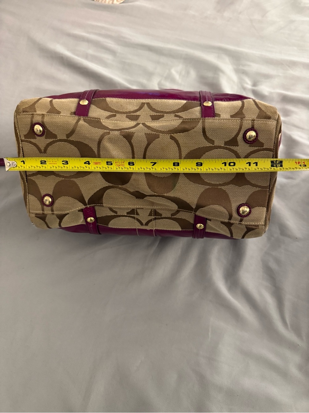 Coach Beige Shoulder Bag with Plum Interior with matching wallet - Picture 6 of 15